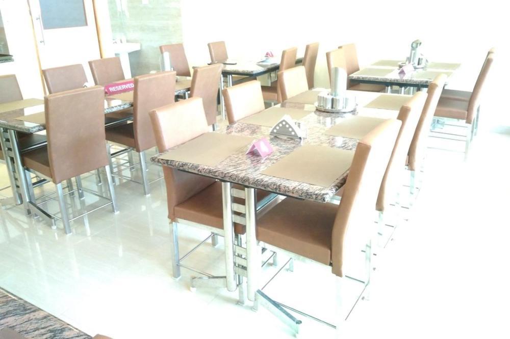 Kingsburyfiesta Hotel ฮอร์นีเบ็ชวา ภายนอก รูปภาพ